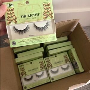 Kiss The Muses Noblesse Faux Silk Lashes - Black